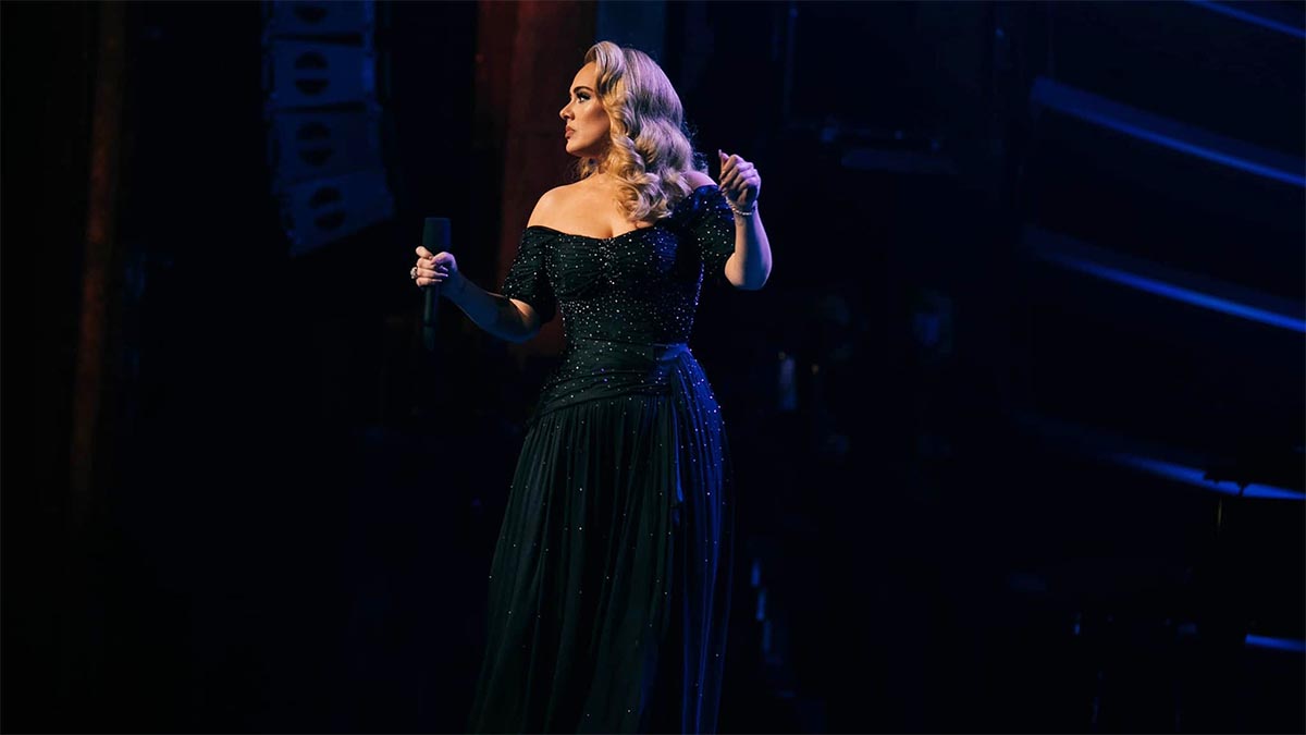 Adele - Caesars Palace Colosseum Cannot Contain Her Energy • Instinct  Magazine